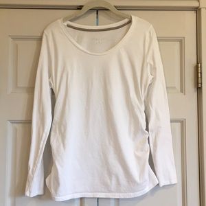 👶🏼White long sleeve maternity top👶🏼